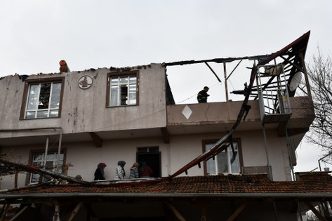 Samsun'da yangın! Alevler evi sardı, korku dolu anlar 