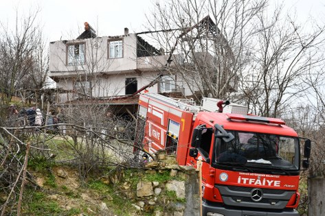 Samsun'da yangın! Alevler evi sardı, korku dolu anlar 