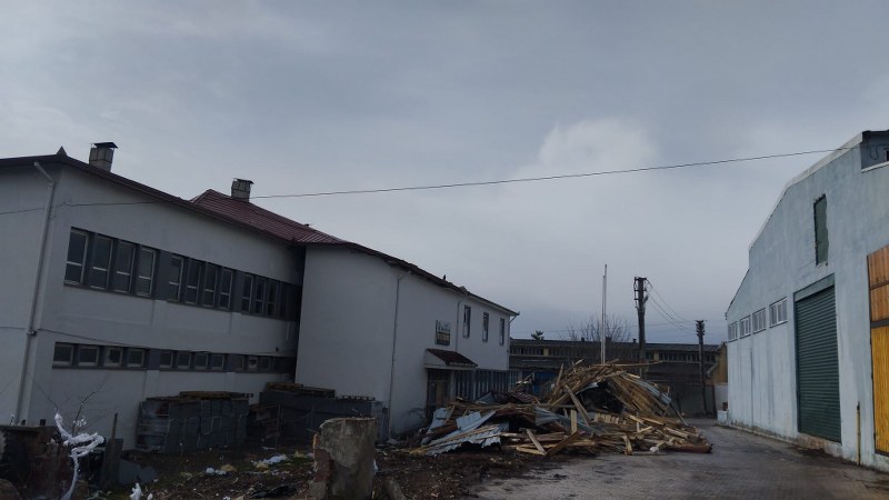 Meteoroloji uyarmıştı! Samsun'da fırtına yıktı geçti