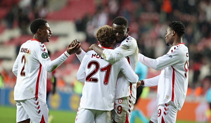 Samsunspor Avrupa'da tarih yazdı! Samsun'da unutulmaz gece