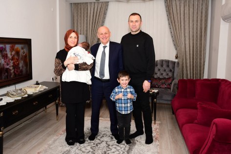 Terme Belediye Başkanı Şenol Kul'dan "Hoş geldin bebek" ziyareti 