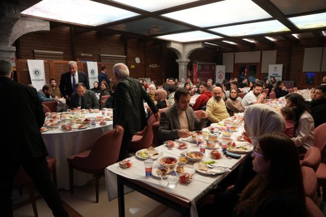 Kaymakam Aydın'ın yürek ısıtan hikayesi: Genç çiflere aile tavsiyeleri 
