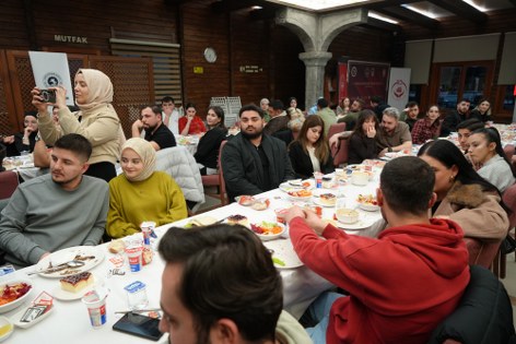 Kaymakam Aydın'ın yürek ısıtan hikayesi: Genç çiflere aile tavsiyeleri 