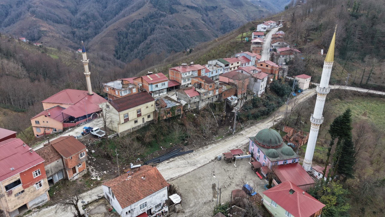 A W645903 07 1280X720