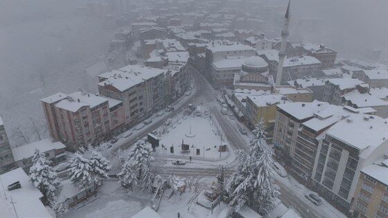 Karadeniz'de kar yağışı! Bazı ilçelerde eğitime ara verildi