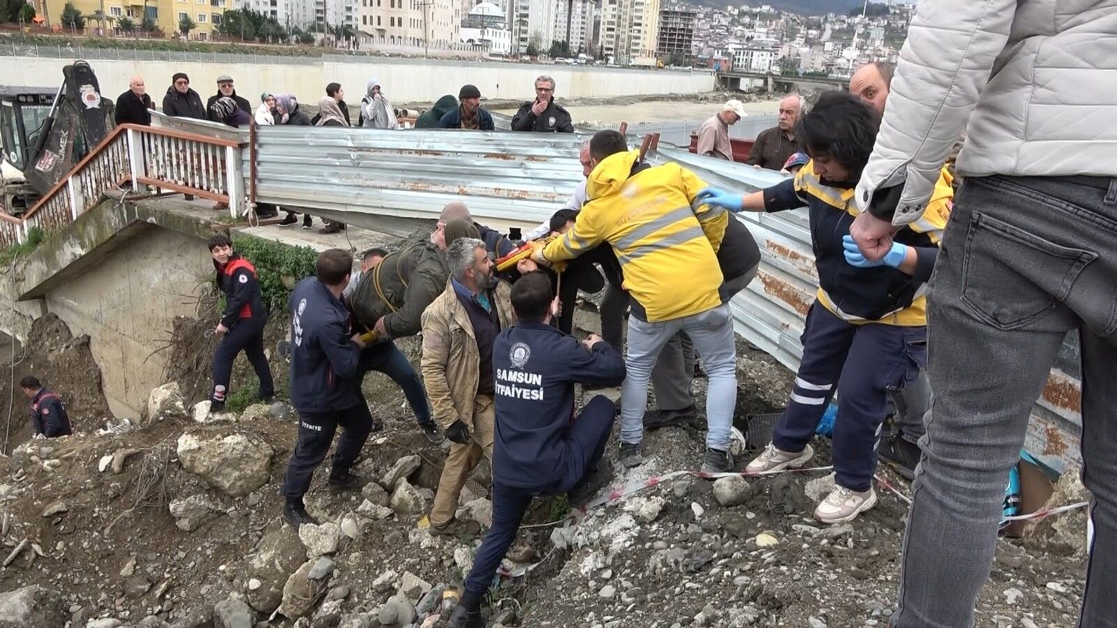 A W650500 02 1600X900