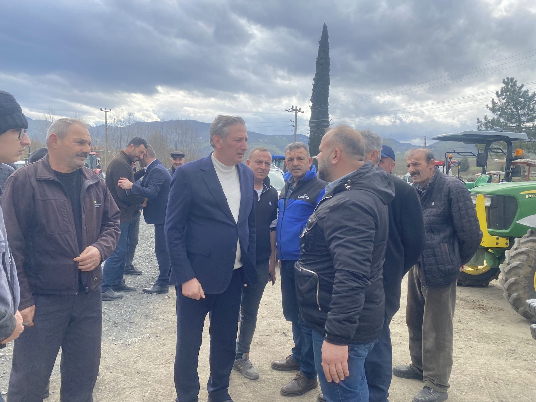 Tekkeköy'de çiftçiye kolaylık! Başkan Candal'dan yerinde takip 