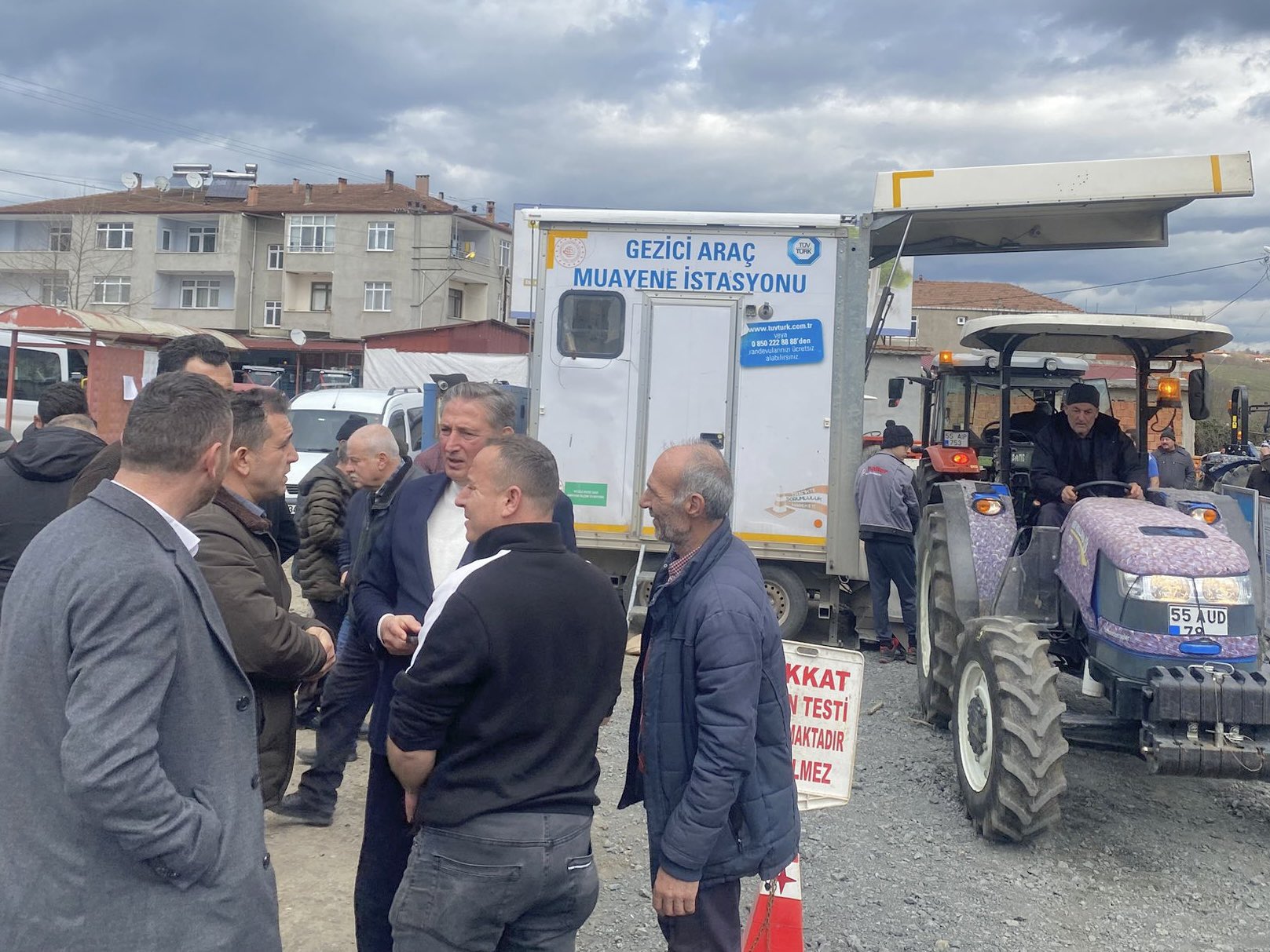 Tekkeköy'de çiftçiye kolaylık! Başkan Candal'dan yerinde takip 