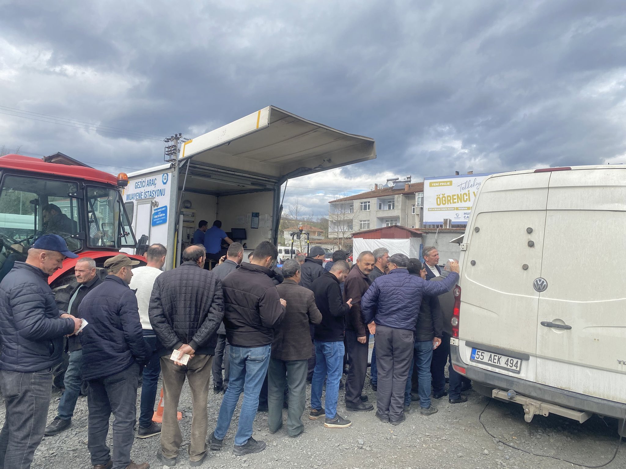 Tekkeköy'de çiftçiye kolaylık! Başkan Candal'dan yerinde takip 