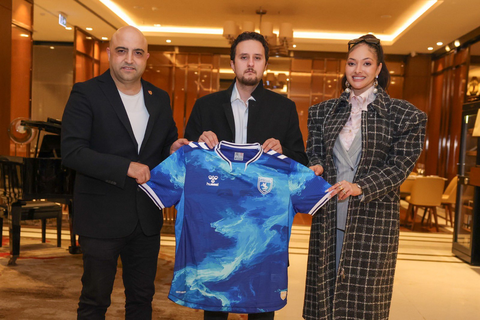 H Bhxz2E W Y A A Z V E