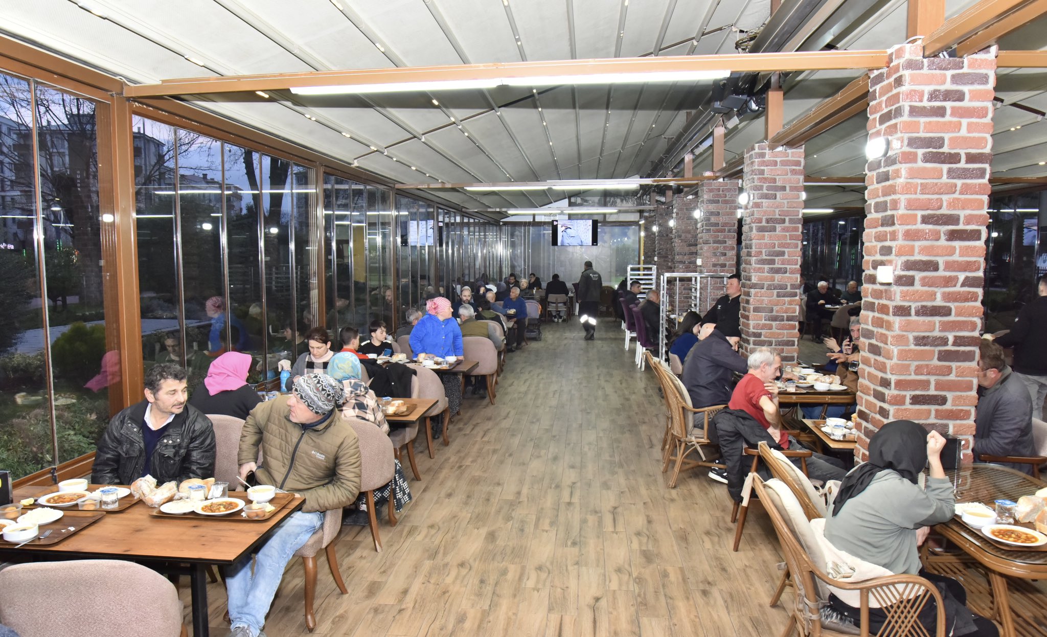 H Bi D38 B W M A An Js