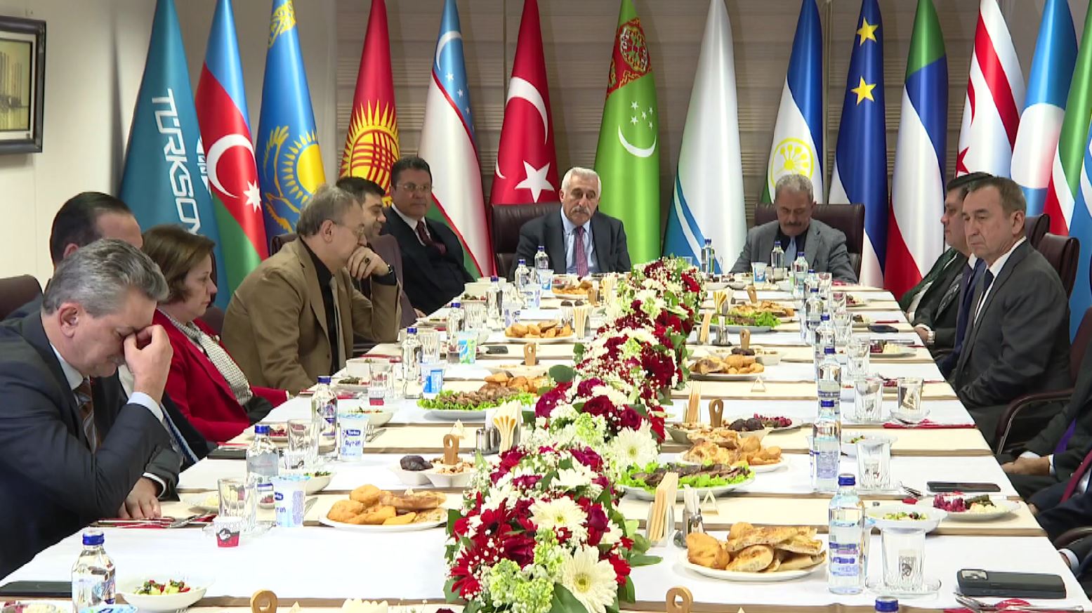 Ilyas Topsakaldan Turk Dunyasi Vurgusu 2302 Ic