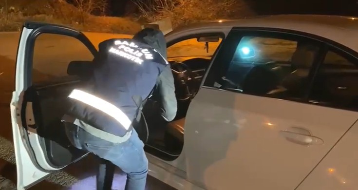 Samsunda Durdurulan Aractan Zehir Cikti