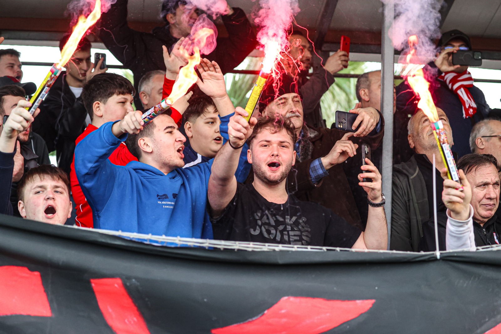 90 dakika tek ses! Samsunspor taraftarı derbi saatini bekliyor 