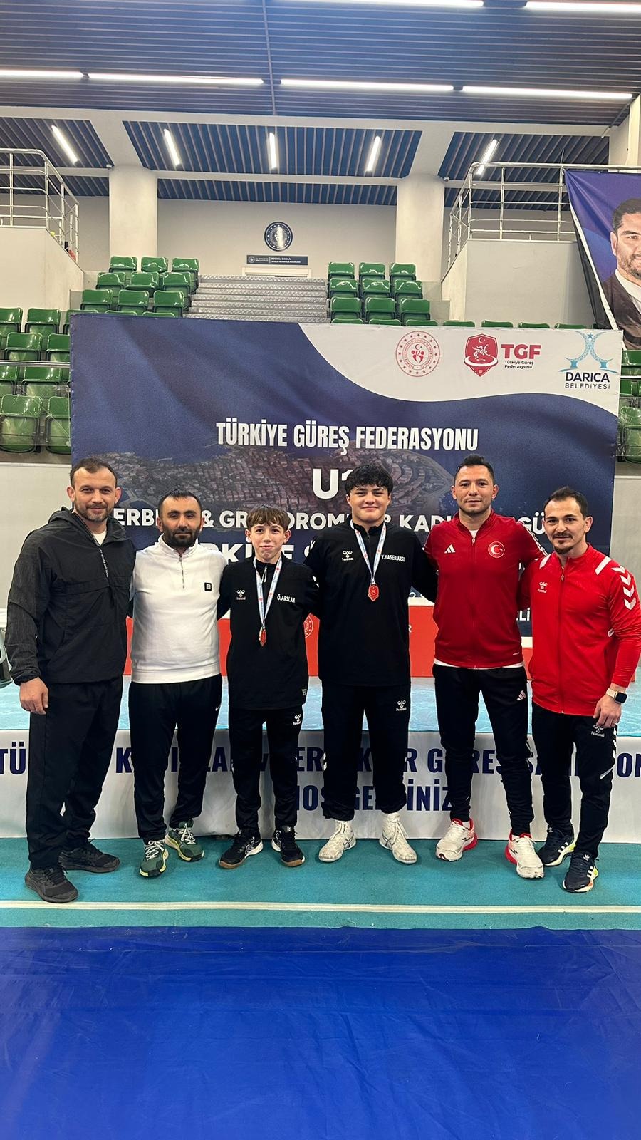 Samsunlu güreşçilerden altın başarı 