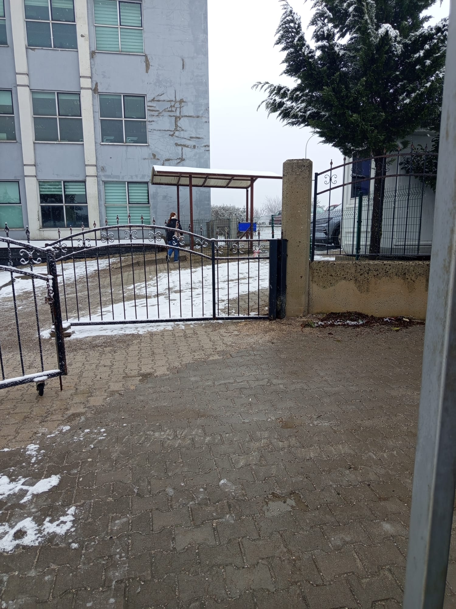 Canik'te kar sürprizi! Tepeler beyaza büründü 