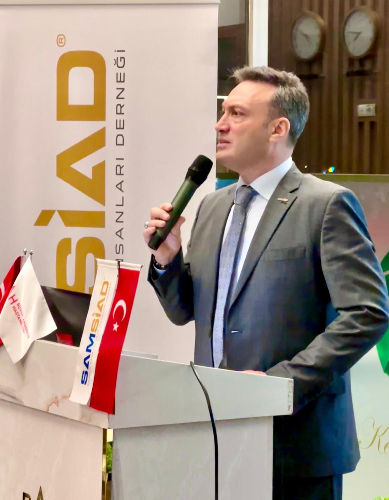 700323Be 5Df1 4518 A32B 4851B03C2078