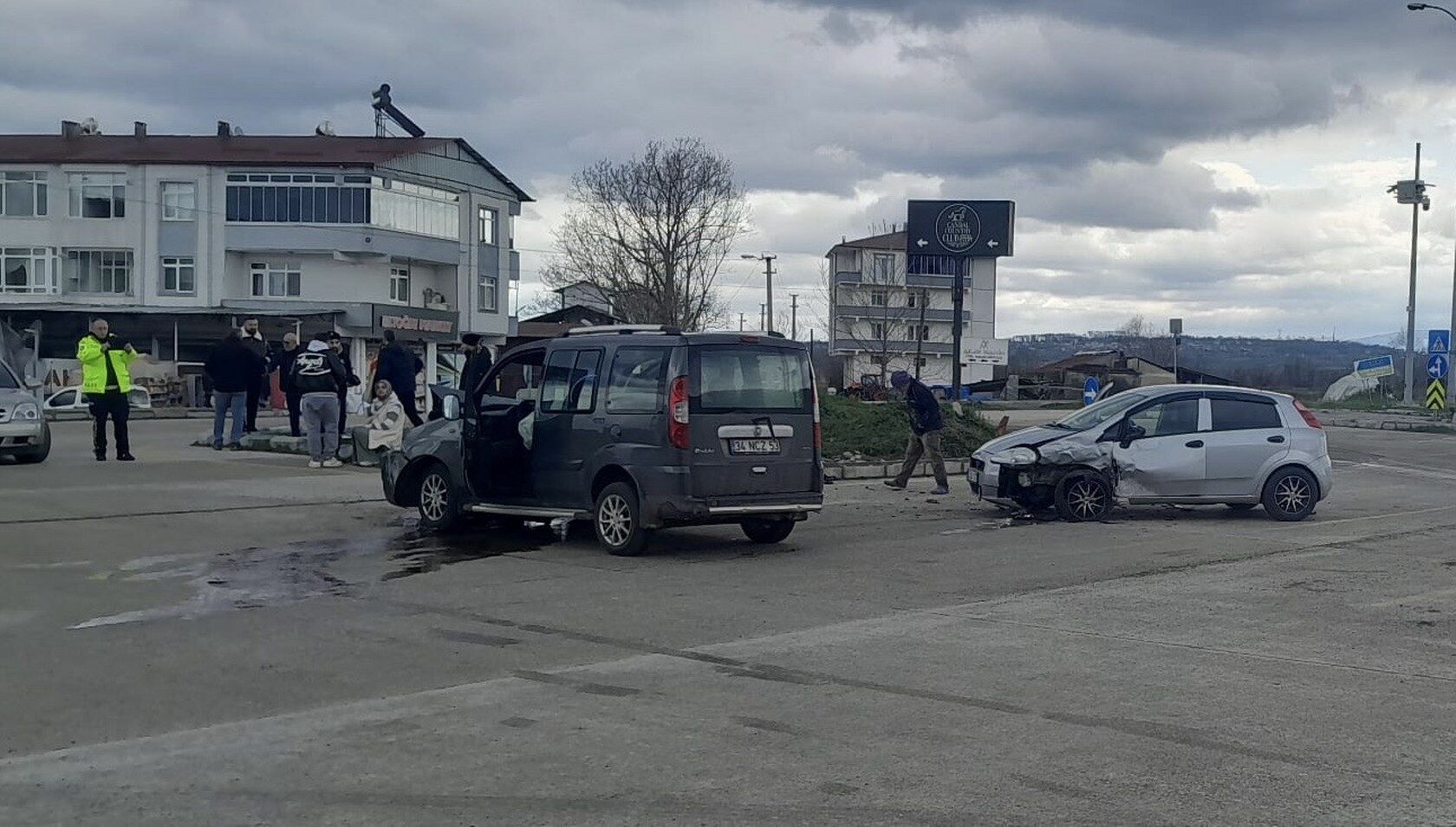 A A 20260304 40729774 40729773 S A M S U N D A I K I O T O M O B I L I N C A R P I S T I G I K A Z A G U V E N L I K K A M E R A S I N D A 1680X955