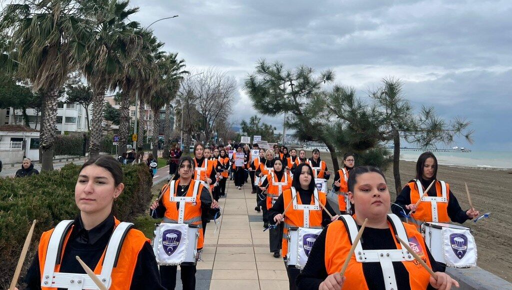 A A 20260308 40766707 40766704 S A M S U N D A L O S E V U M U D U M U Z K A D I N D A Y A N I S M A S I Y U R U Y U S U G E R C E K L E S T I R D I 1024X580