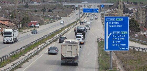 Samsun yolunda bayram yoğunluğu başladı! Sürücülere uyarı
