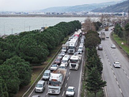 Samsun'da trafiği kilitleyen kaza! Ortalık savaş alanına döndü