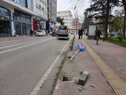 Samsun'da bir anda kaldırıma fırladı! Korkutan anlar 