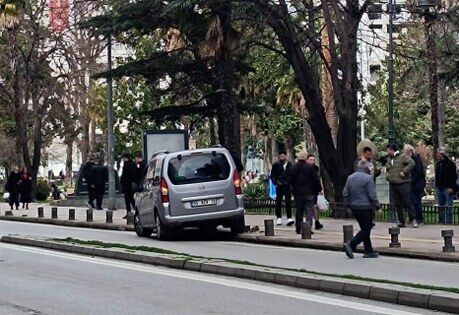 Samsun'da bir anda kaldırıma fırladı! Korkutan anlar 