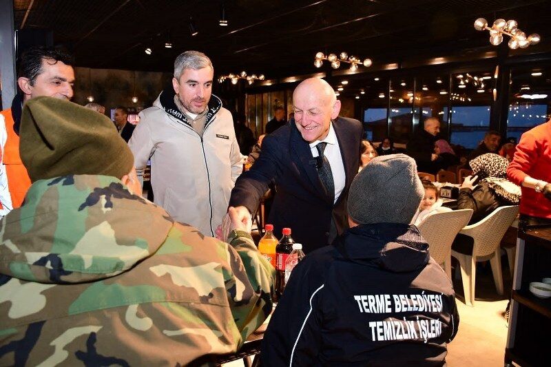 Terme Belediye Başkanı Şenol Kul personelle iftar sofrasında buluştu