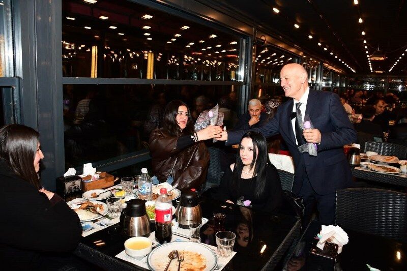 Terme Belediye Başkanı Şenol Kul personelle iftar sofrasında buluştu