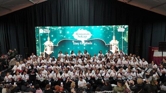 Samsun'da 8 Mart'a damga vurdular! Kadınlar darbukalarla sahnede 