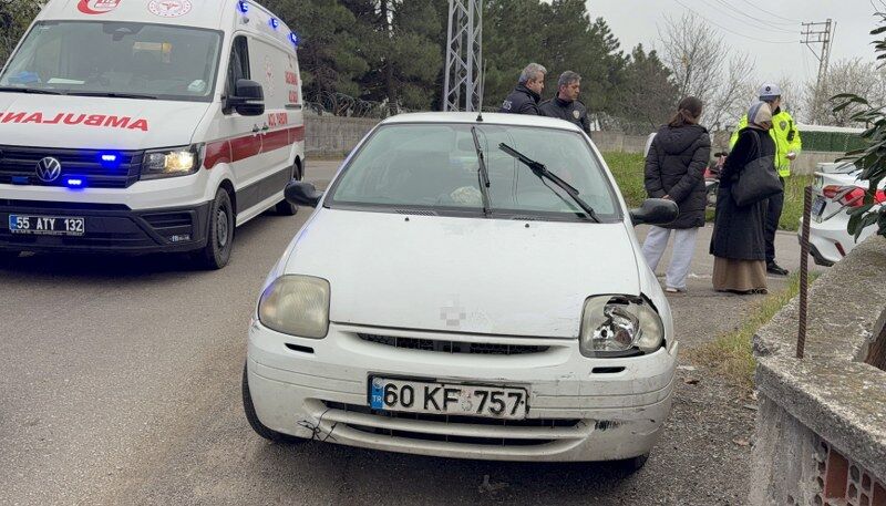İlkadım’da kaza: Kurye ile otomobil çarpıştı
