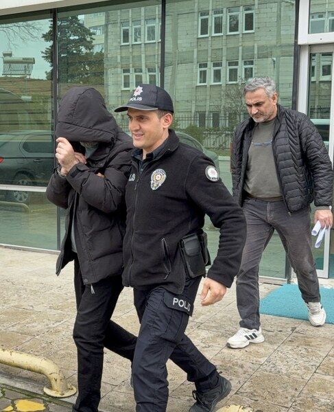 Samsun'da alacak - verecek kavgası büyüdü: Polisin burnunu kırdı 