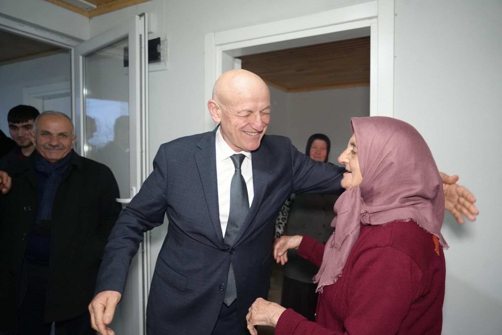 A W666057 02 1600X1067