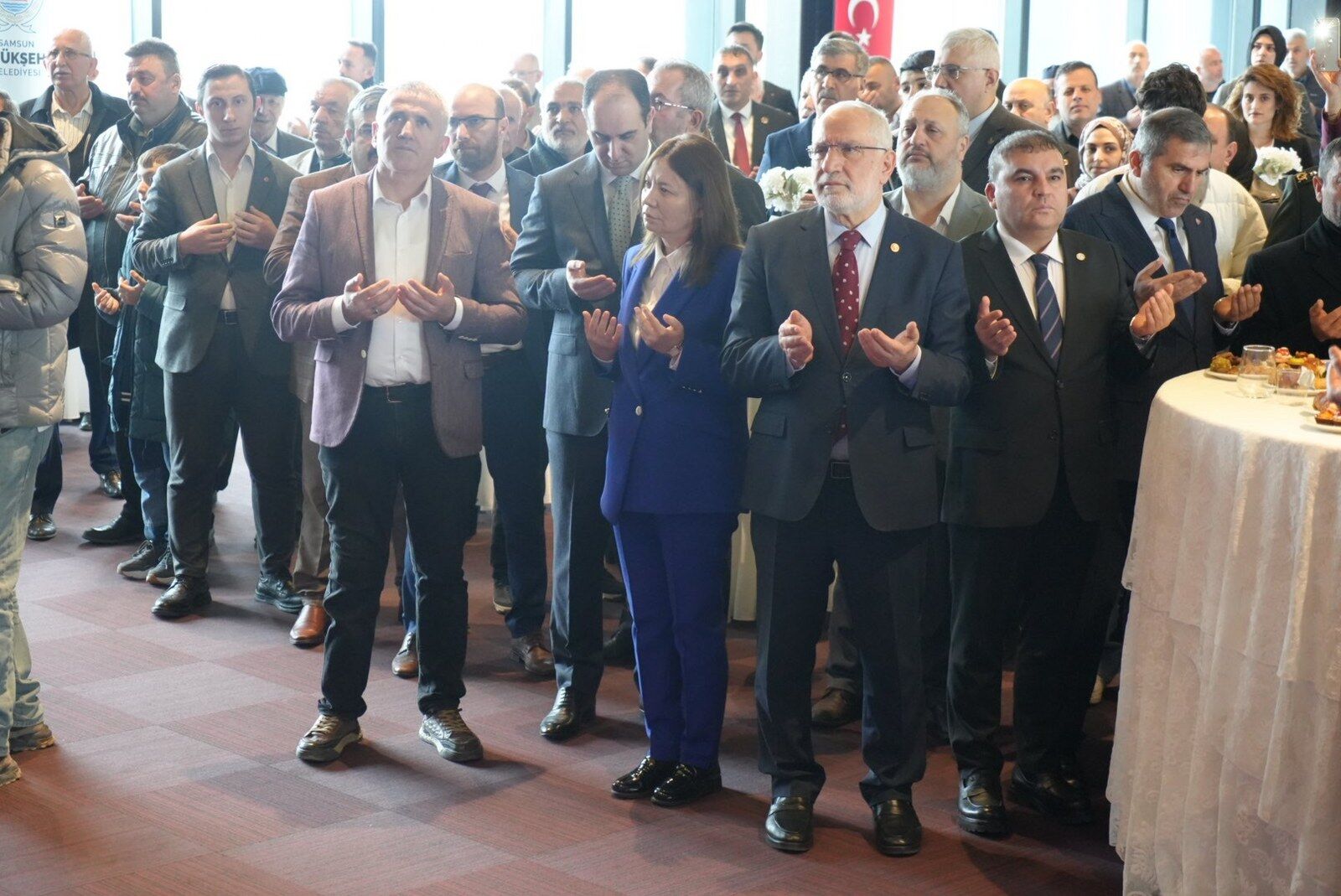 A W666201 06 1600X1069