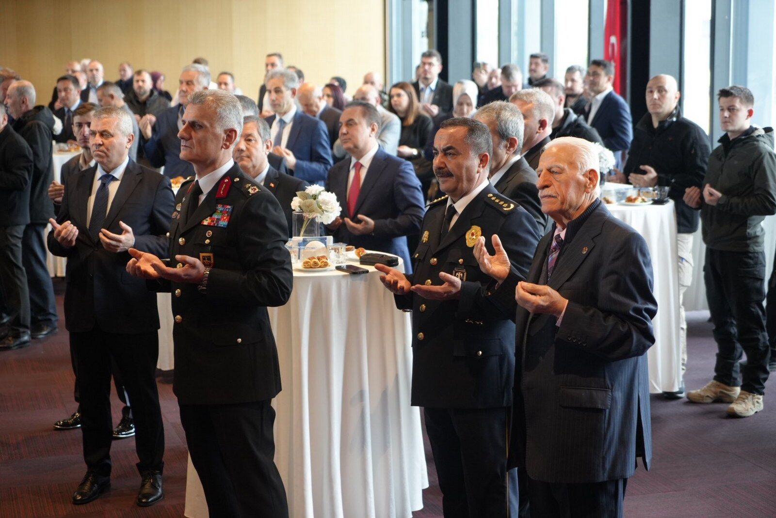 A W666201 07 1600X1069