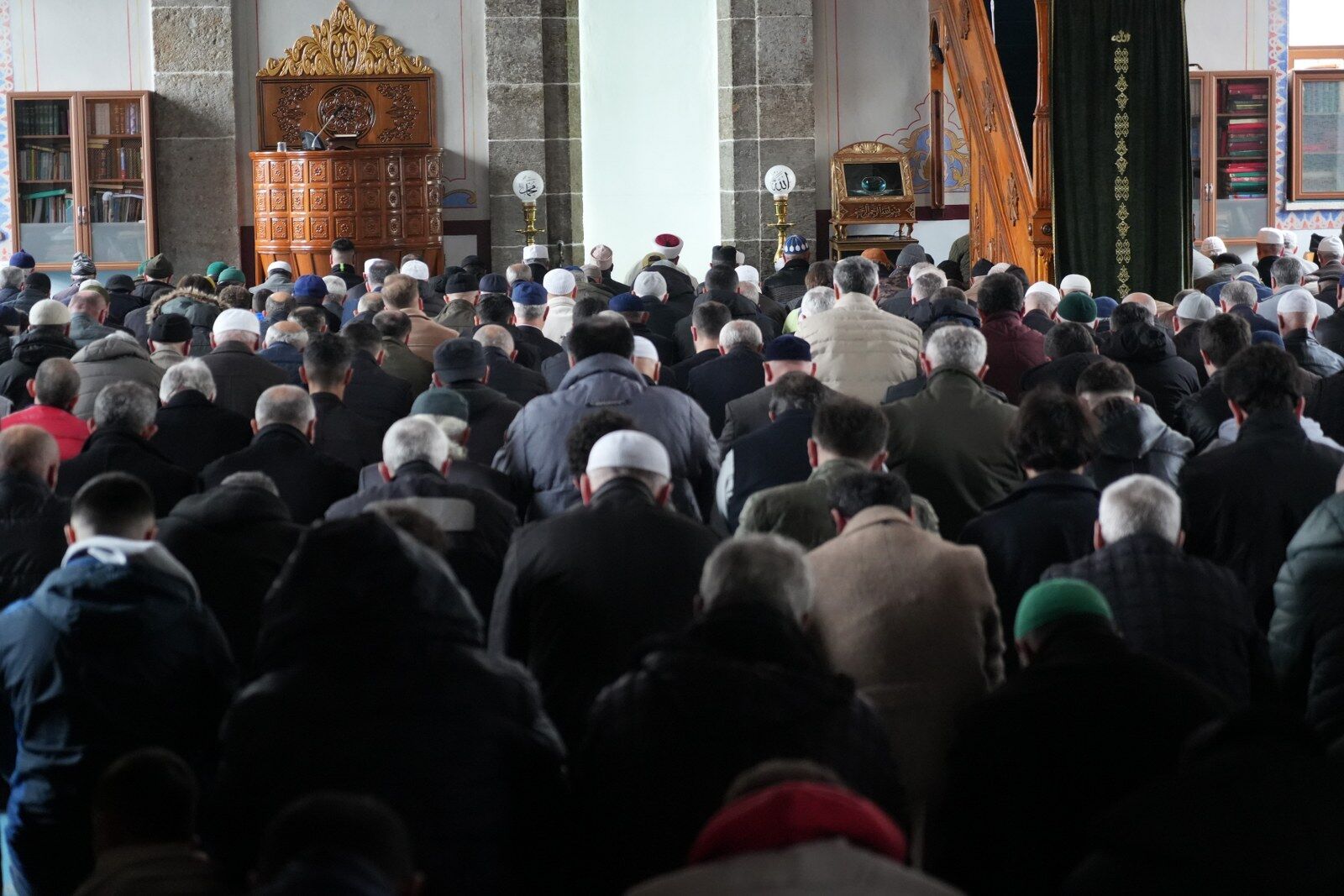 A W666213 01 1600X1067