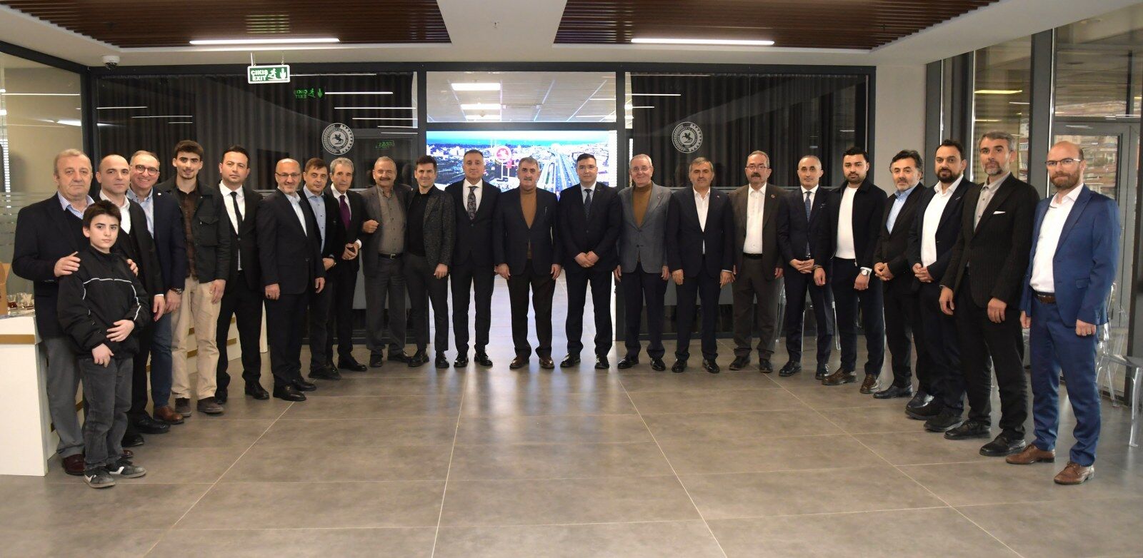 A W666322 01 1600X782