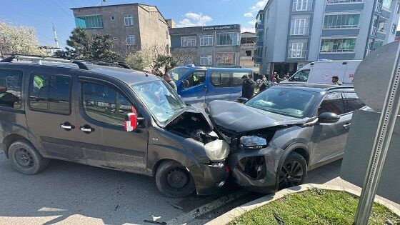 samsun haber: Samsun'da kafa kafaya çarpışma: Yaralılar var 