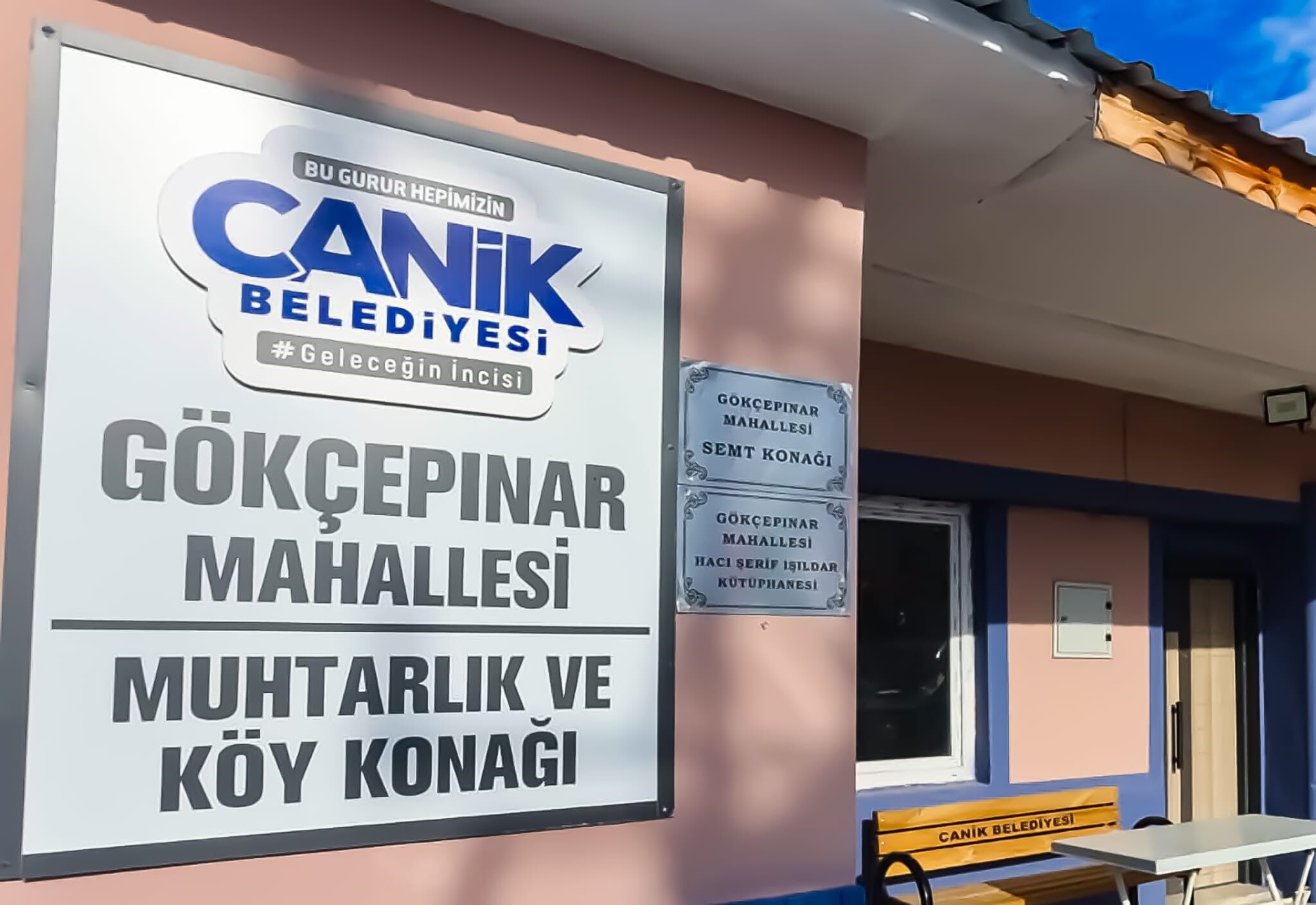 Canik Belediyesi, muhtarlık hizmetlerinden etüt salonlarına kadar birçok ihtiyaca cevap veren çok amaçlı sosyal tesisleri ilçeye kazandırmayı sürdürüyor.