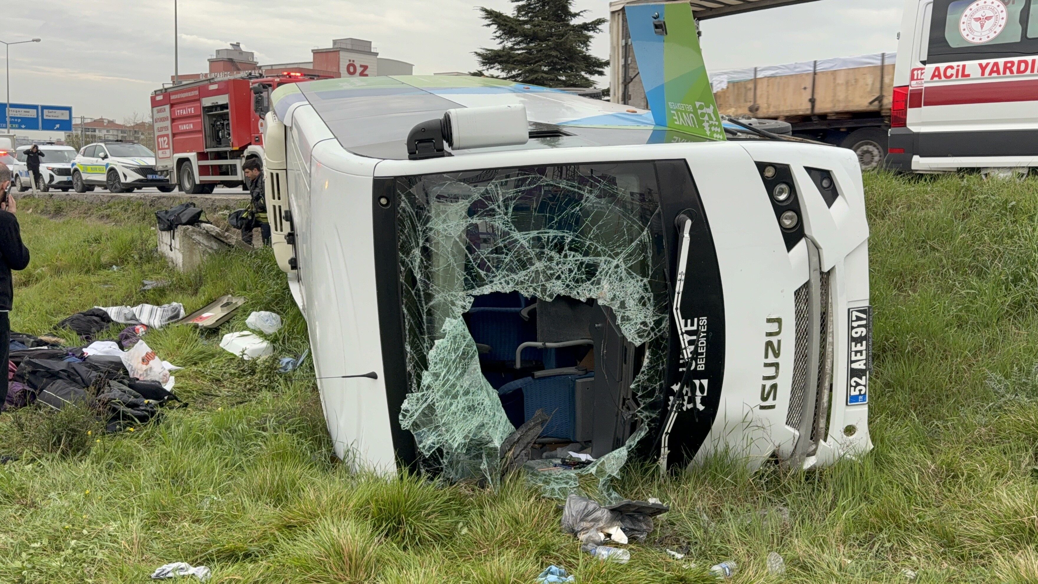 samsun haber: Samsun'da öğrencileri taşıyan midibüs devrildi! Çok sayıda yaralı var