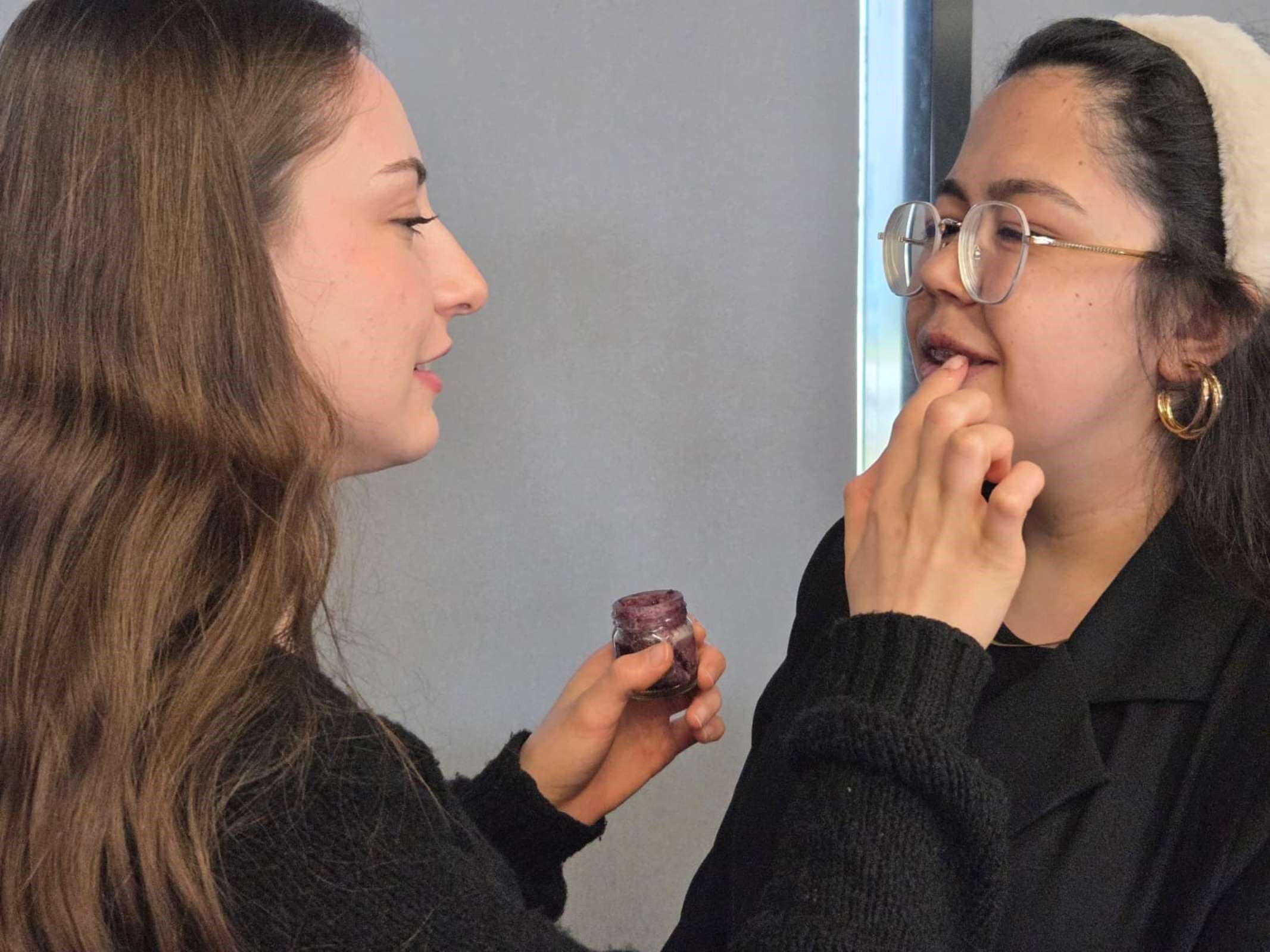 samsun haber: Gören şaşırdı! Samsun’da soğan kabuğundan ruj üretildi