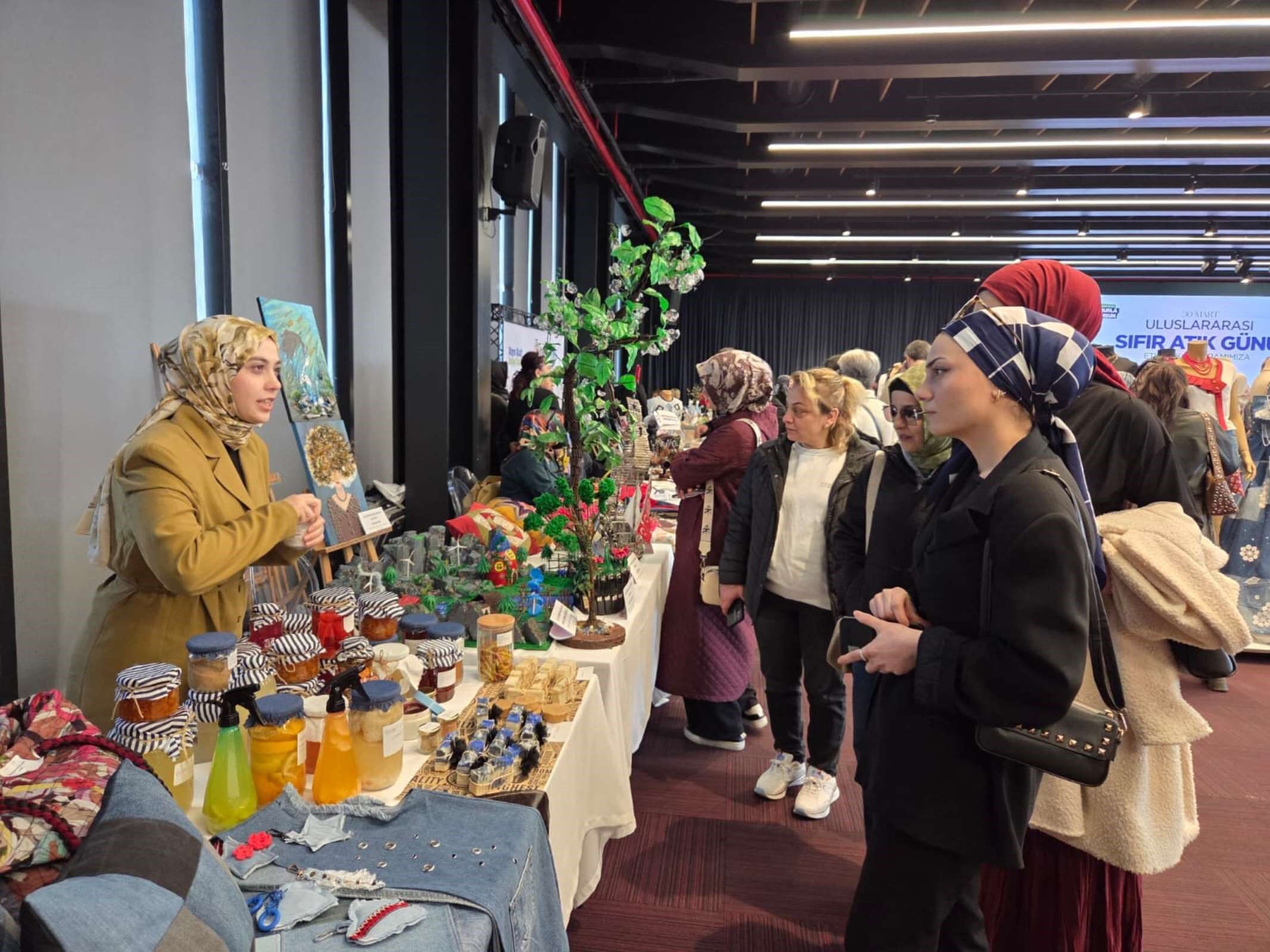 samsun haber: Gören şaşırdı! Samsun’da soğan kabuğundan ruj üretildi