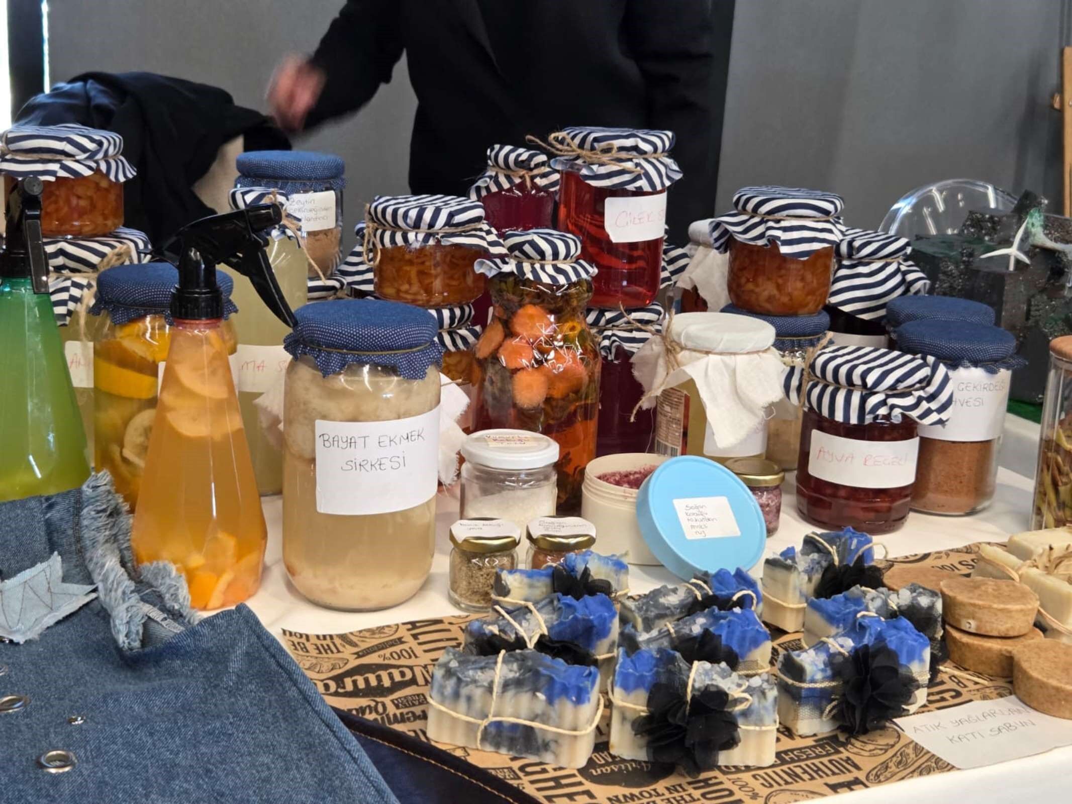 samsun haber: Gören şaşırdı! Samsun’da soğan kabuğundan ruj üretildi