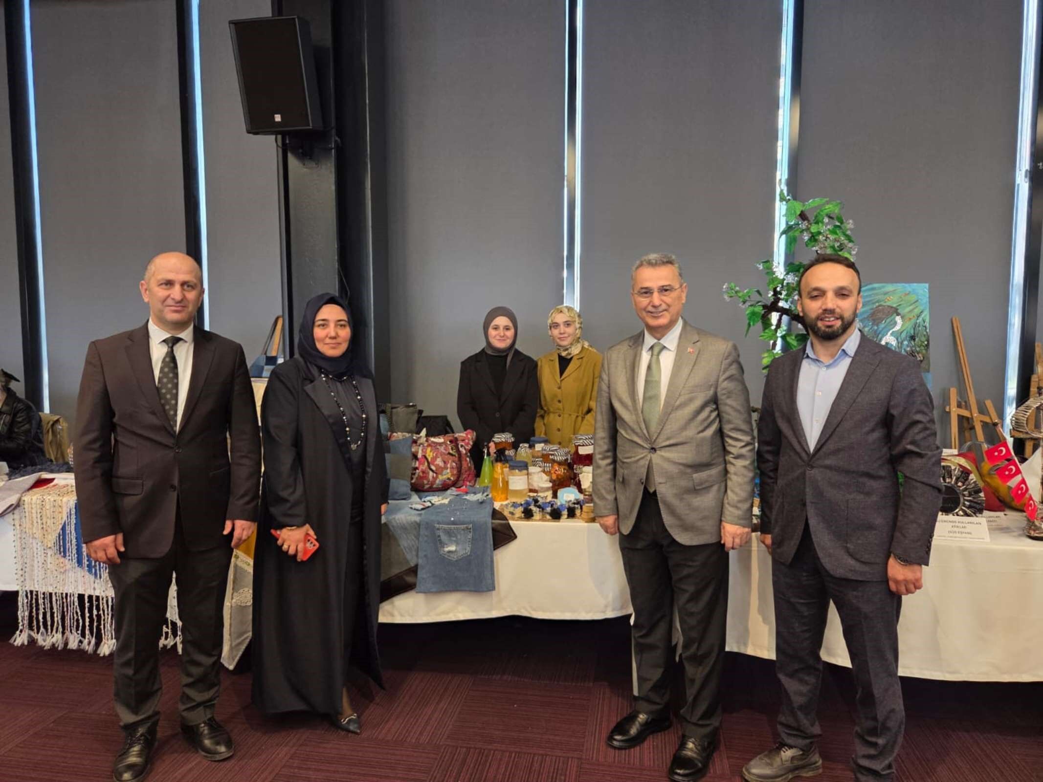 samsun haber: Gören şaşırdı! Samsun’da soğan kabuğundan ruj üretildi