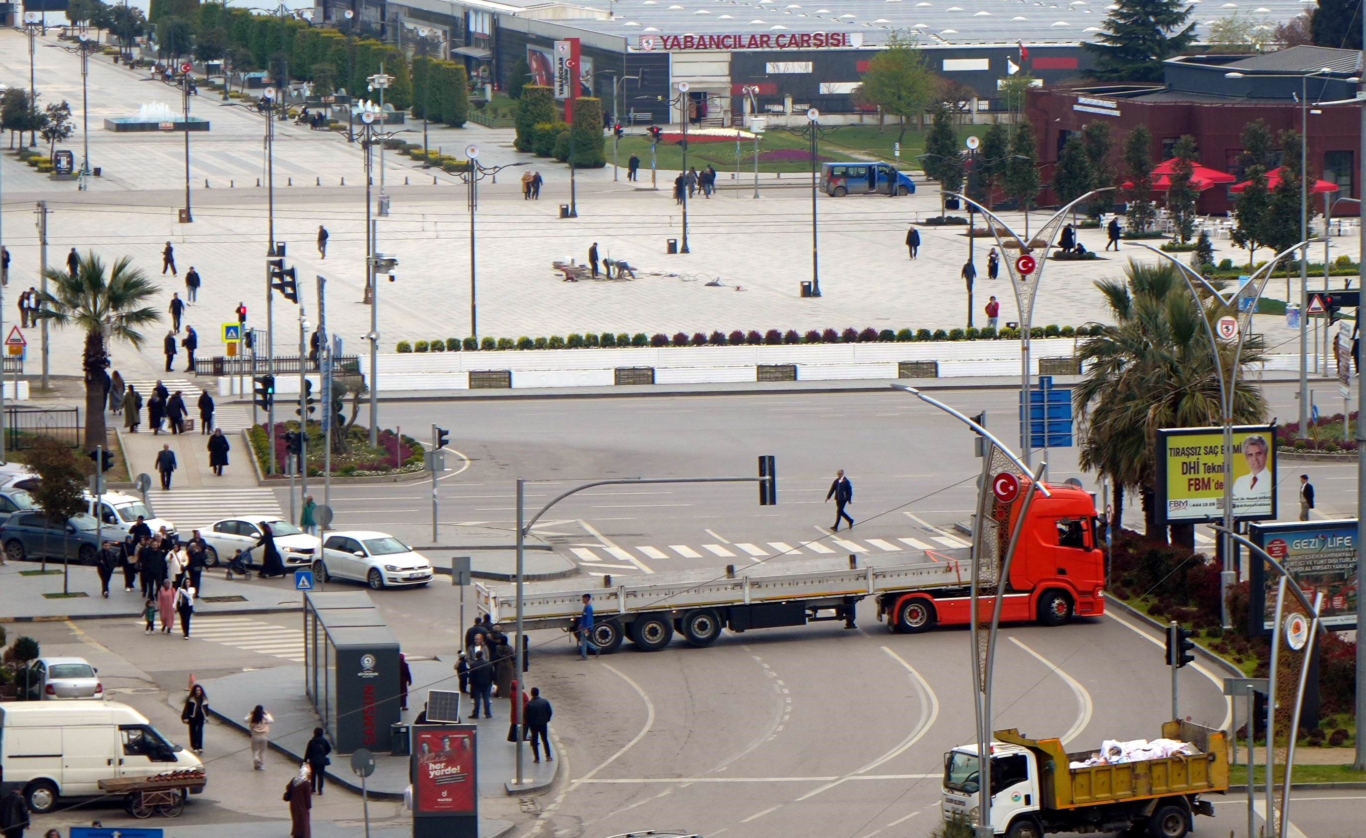 samsun haber: Samsun'da trafiği kilitleyen manevra! 