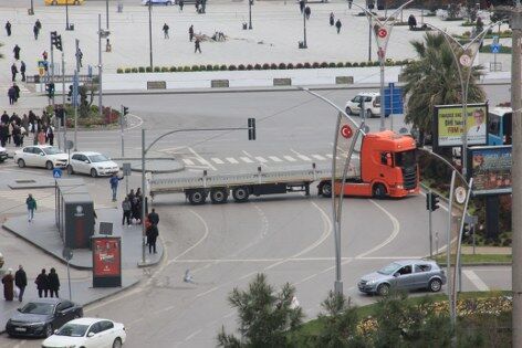 samsun haber: Samsun'da trafiği kilitleyen manevra! 