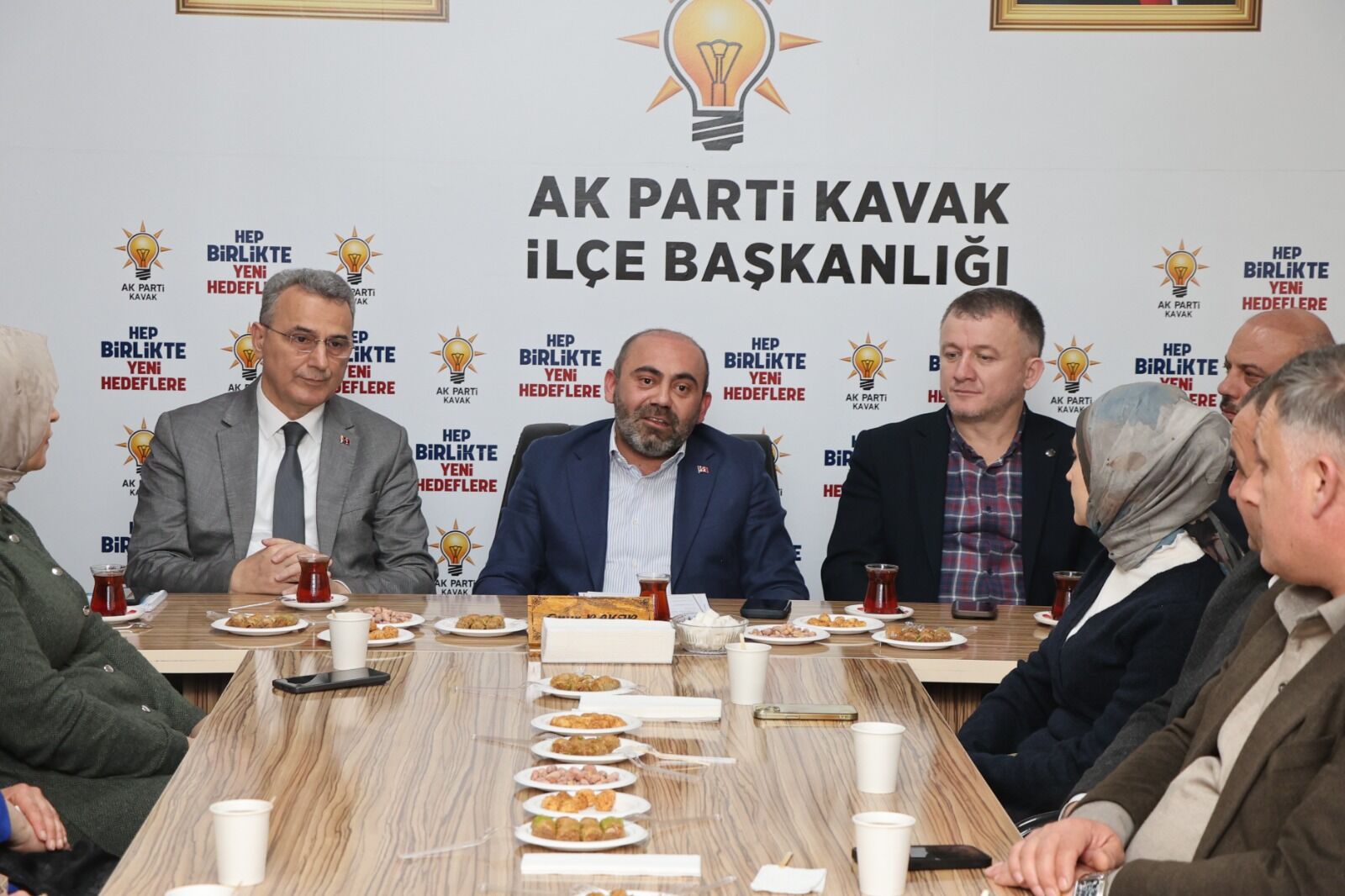 İlkadım’dan Kavak’a ziyaret: Teşkilatla istişare