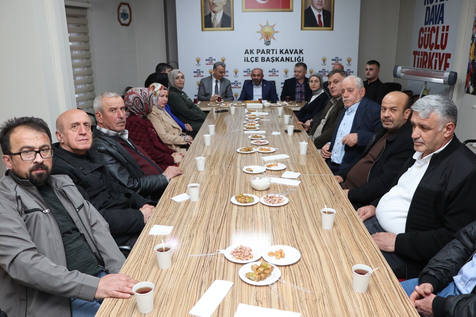 İlkadım’dan Kavak’a ziyaret: Teşkilatla istişare