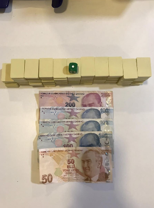 Samsun'da kumarhanede kumar şoku! Masada yakalandılar
