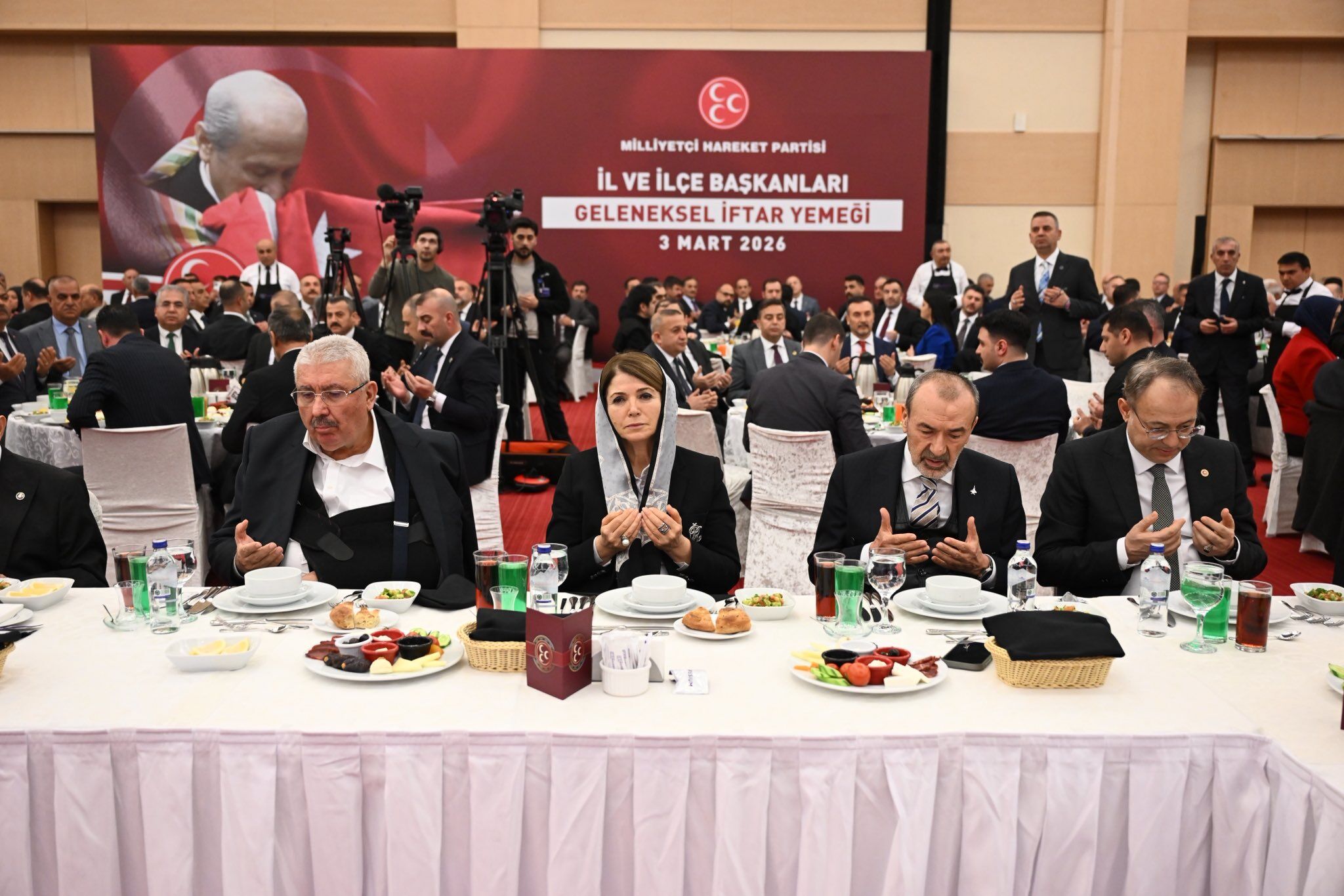 H Cg5Sb J W A A Au R